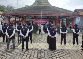 Bhabinkamtibmas  Polsek Ponggok Polres Blitar kota  Hadiri Pelantikan Pantarlih