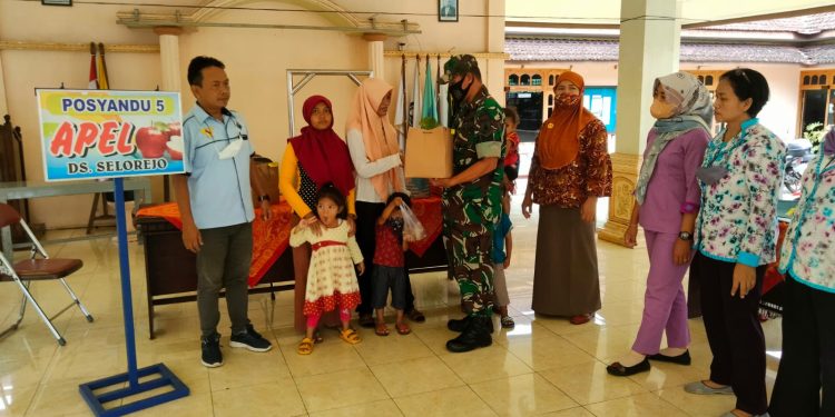 Peduli Kesehatan Anak, Babinsa Selorejo Lakukan Pendampingan Rembuk Aksi Percepatan Penanganan Penurunan Stunting