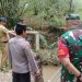 Kapolsek dan Danramil Udanawu Di Dampingi Bhabinkamtibmas melakukan pengecekan jembatan roboh di Desa Ringinanom