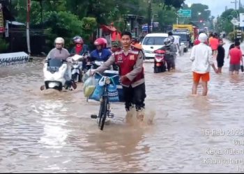 Polres Ponorogo Siagakan Personel 24 Jam Bantu Tangani Banjir