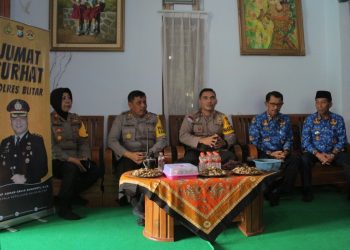 Melalui Jumat Curhat, Polres Blitar Dengarkan Curahan Warga