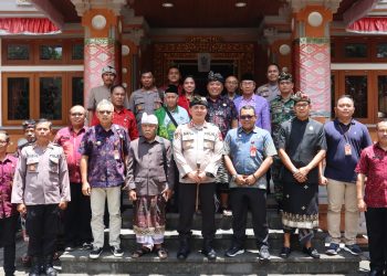 Kapolres Tabanan Temui Tokoh Adat dan Lintas Agama Dalam Acara Jumat Curhat