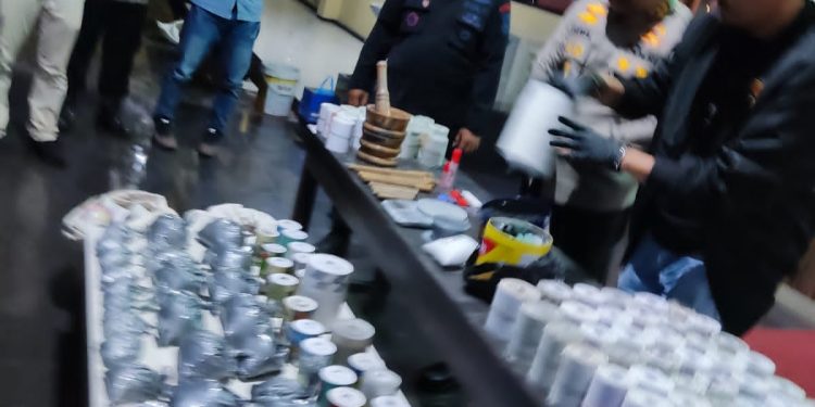Polres Kendal Datangkan Tim Gegana Polda Jateng, Musnahkan Barang Bukti 17,2 Kg Bubuk Mercon