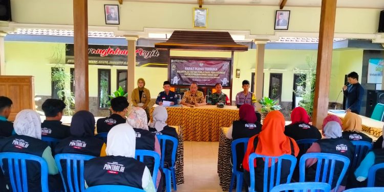 Rapat Pleno Terbuka Rekapitulasi Daftar Pemilih Hasil Pemutakiran Untuk Pemilihan ini Tahun 2023 Desa Karangtalun Berjalan Kondusif