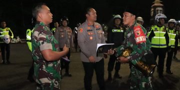 Kapolres Ngawi Apresiasi Anggota TNI Saat Patroli Sahur