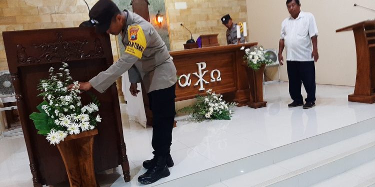 Jelang Jumat Agung di Ngawi, Polsek Bringin Sterilisasi Gereja
