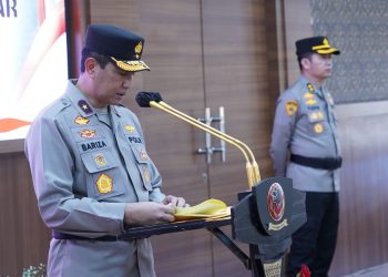 WAKAPOLDA JABAR PIMPIN UPACARA KENAIKAN PANGKAT ASN POLDA JABAR PERIODE 1 APRIL 2023*