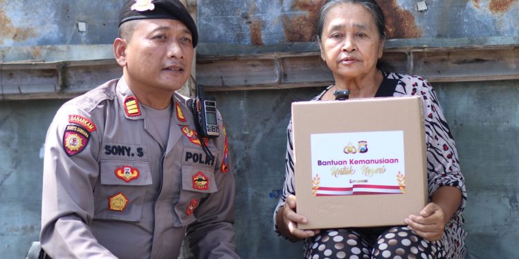 Bulan Ramadhan, Sat Samapta Polres Blitar Kota Laksanakan Kegiatan Bakti Sosial