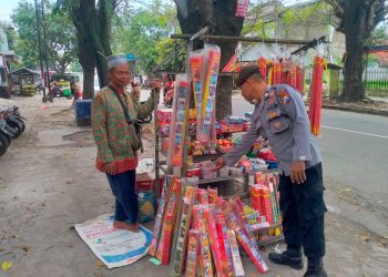 Polres Ngawi Gencar Imbau Penjual Petasan demi Keamanan Warga