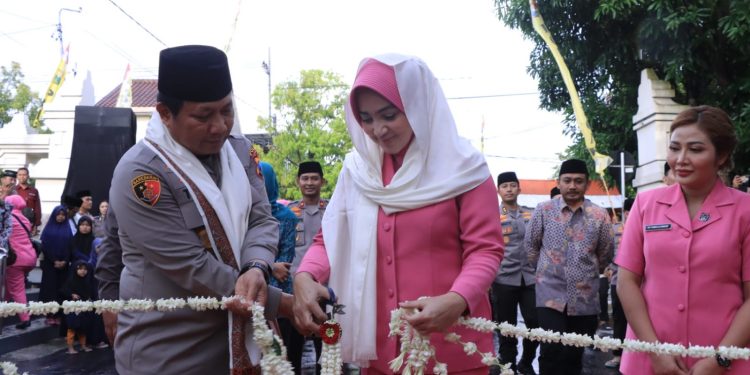 Resmi dibuka Kapolda dan Ketua Bhayangkari Daerah Jatim, Festival Ramadan Bhayangkari Cabang Ngawi dipadati Warga