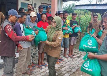 Perhutani Bagikan 364 Bingkisan Lebaran Kepada Mitra Kerjanya di Saradan
