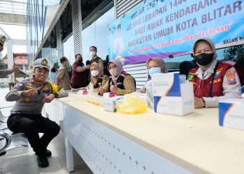 Polres Blitar Kota Gelar Tes Urine Sopir Bus di Terminal Patria