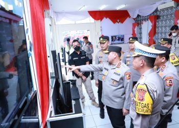*PASTIKAN KELANCARAN ARUS MUDIK, KABAHARKAM POLRI TINJAU LANGSUNG POS TERPADU LIMBANGAN GARUT*