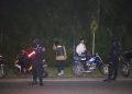 BERI PERTOLONGAN KEPADA MASYARAKAT YANG MENGALAMI LAKA LANTAS