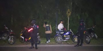 BERI PERTOLONGAN KEPADA MASYARAKAT YANG MENGALAMI LAKA LANTAS