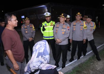 Bersama Instansi Terkait, Polsek Geneng Bantu Evakuasi Korban Tenggelam di Sungai