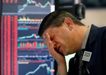 Wall Street Tersungkur, Investor Khawatir Lonjakan Harga Minyak Bebani Ekonomi Global