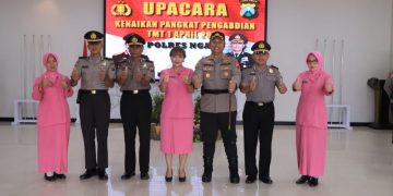 Kapolres Ngawi Pimpin Upacara Kenaikan Pangkat Pengabdian