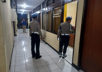 Dini Hari, Provos Cek Anggota dan Ruangan Polres Ngawi