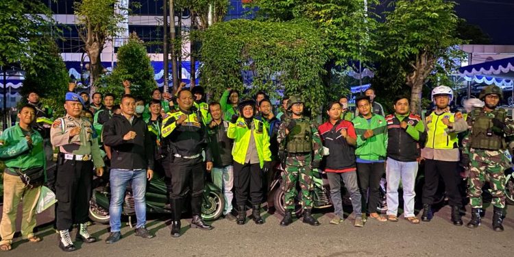 Kabid Humas Polda Jabar : Kompak Kapolres, Dandim 0605/ Subang dan Danyon 312 Kalahitam Patroli Sahur Kepada Tunawisma Dan Pemulung
