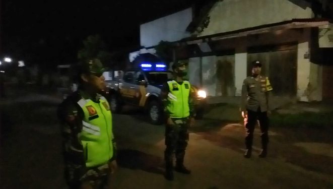 Patroli Gabungan TNI – Polsek, Laksanakan Patroli Gabungan Di Wilayah Udanawu Dalam Rangka Antisipasi Ronda Sahur Dengan Sound System
