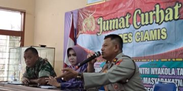 Kabid Humas Polda Jabar : Jumat Curhat, Polisi  Silaturahmi di Kantor Kecamatan Cikoneng