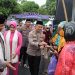 Ketua Bhayangkari Daerah Jawa Timur bagikan 300 Takjil Gratis kepada Warga Ngawi