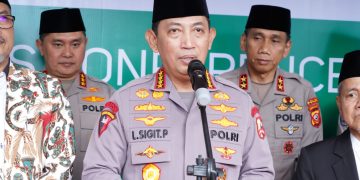 Jelang Idul Fitri,Kepadatan Kendaraan Di Kota Bandung Mengakibatkan  Arus Mudik Lebaran Macet Total.Kapolri Himbau Pemudik Hendaknya Berhati-hati di jalan.