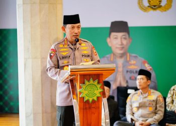 Kerjasama Bareng PP Persis, Kapolri Salurkan 30 Ribu Sembako ke Warga yang Membutuhkan