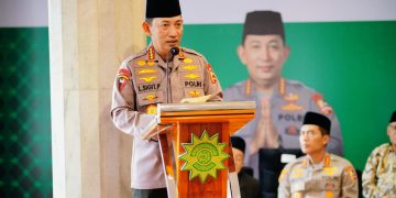 Kerjasama Bareng PP Persis, Kapolri Salurkan 30 Ribu Sembako ke Warga yang Membutuhkan