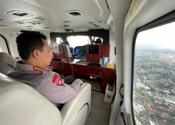Kapolri Gunakan Heli Meninjau Suasana Menjelang Idul Fitri di Jakarta dan Sekitarnya.