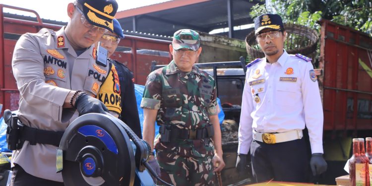 Operasi Ketupat Semeru 2023, Polres Madiun Musnahkan Ribuan Liter Miras dan Ratusan Knalpot Brong