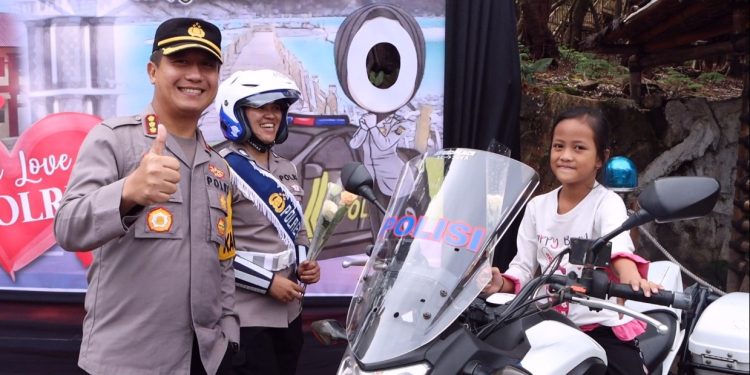 Kabid Humas Polda Jabar : Cara Unik Inovasi Kapolresta Saat Amankan Jalur Wisata Ciwidey