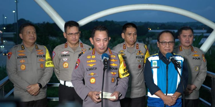 KAPOLRI PANTAU ARUS BALIK DI KM 70