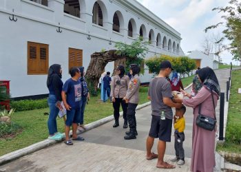 Polres Ngawi Terjunkan Polwan di Tempat Wisata Benteng Van den Bosch