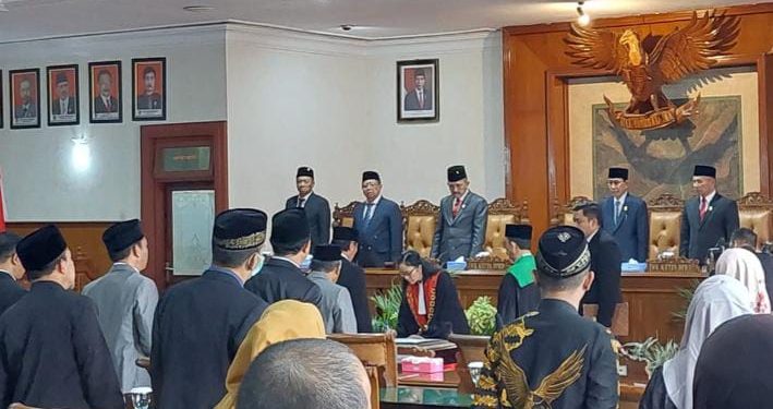 DPRD  Tulungagung Gelar Paripurna Pengucapan Sumpah Janji Pengganti Antar Waktu Wakil Ketua dan Anggota DPRD Sisa Masa Jabatan 2019/2024.
