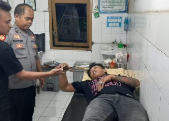 Kabid Humas Polda Jabar : Polisi  Evakuasi Laka Lantas Tabrakan Motor