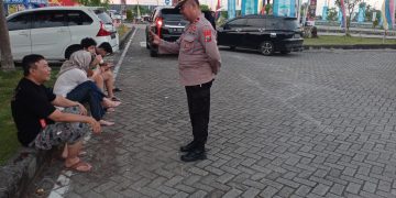 Peduli Pemudik, Polres Ngawi Beri Imbauan dan Dengarkan Keluhan di Jumat Curhat