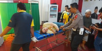 Patroli Anggota Polres Ngawi ,  Peduli Warga Yang Sedang Terbaring Sakit.