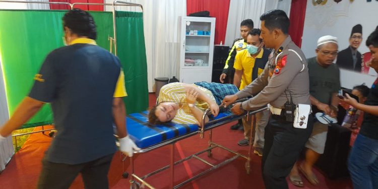 Patroli Anggota Polres Ngawi ,  Peduli Warga Yang Sedang Terbaring Sakit.