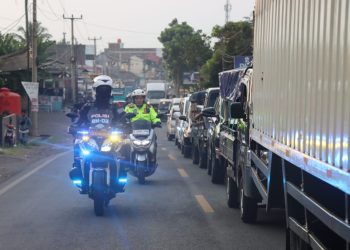 Kabid Humas Polda Jabar : Arus Balik Jalur Limbangan Garut Masih Ramai Lancar, Polri dan TNI Masih Siaga