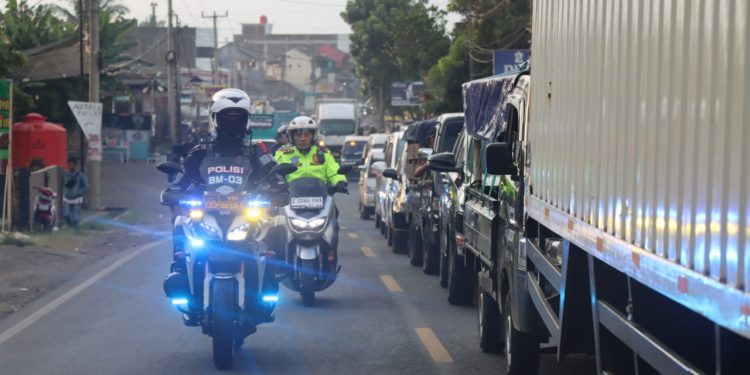 Kabid Humas Polda Jabar : Arus Balik Jalur Limbangan Garut Masih Ramai Lancar, Polri dan TNI Masih Siaga