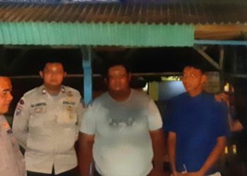 *Kabid Humas Polda Jabar : Polisi Sambangi pos kamling untuk mencegah terjadinya kejahatan di tengah masyara