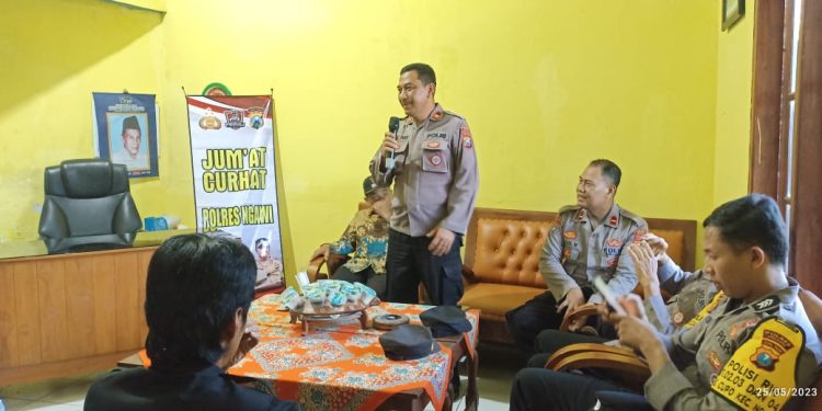Warga Ngawi Curhat ke Polisi