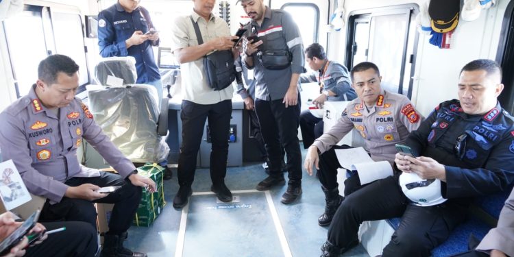 *KAPOLDA JABAR TURUNKAN KEMBALI RATUSAN PERSONELNYA UNTUK PENGAMANAN TESTING DAN COMMISSIONING PROYEK KERETA CEPAT JAKARTA BANDUNG ( KCJB )*
