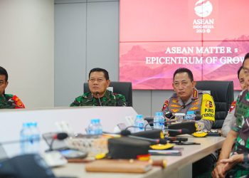 Tinjau 91 Command Center, Kapolri dan Panglima TNI Pastikan Kesiapan Personel Jelang KTT ASEAN
