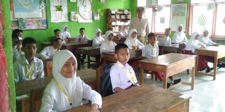 Kepsek Tak Bayar Utang Rp.19  Juta Di Kantor UPT Korwil kecamatan Bontoramba,Siswa Kelas V1 UPT Bontoramba Bulo2 Toa Tidak melaksanakan   UAS/UAN Tahun Anggaran 2023