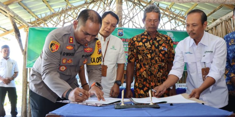 Tingkatkan Ketahanan Pangan, Kapolres Ngawi Lakukan MOU dengan Perum Perhutani