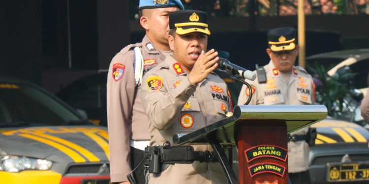 Terobos Kerawanan Kamtibmas, Kapolres Batang Pimpin Apel Gelar Polisi RW untuk Meningkatkan Layanan Masyarakat