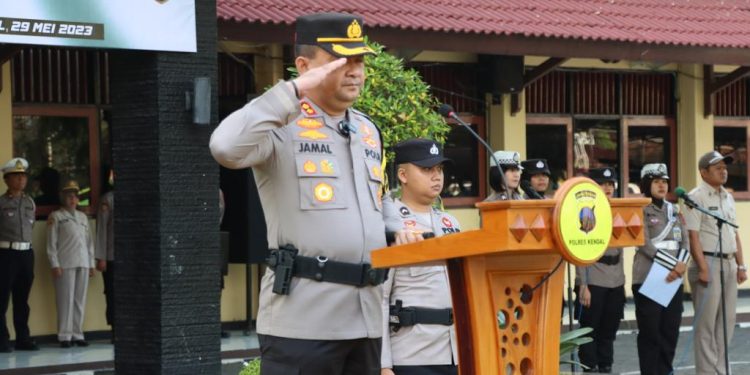 Kapolres Kendal Pimpin Upacara Sertijab PJU Dilingkungan Polres Kendal